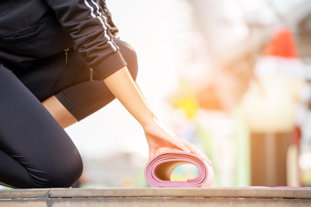 Online Pilates classes can be done outdoors at home in Mooresville, North Carolina or the wider Lake Norman region